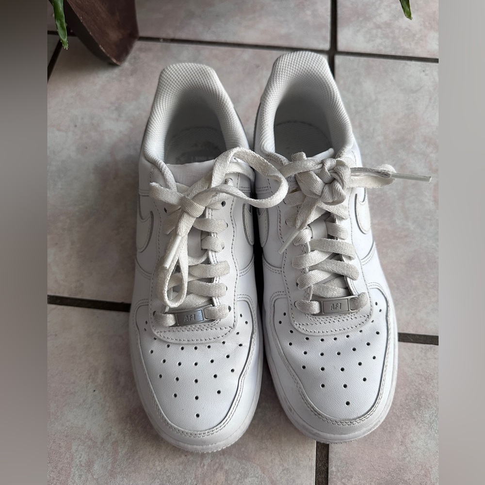 SOLD - White Nike Air Force (Women’s 7)